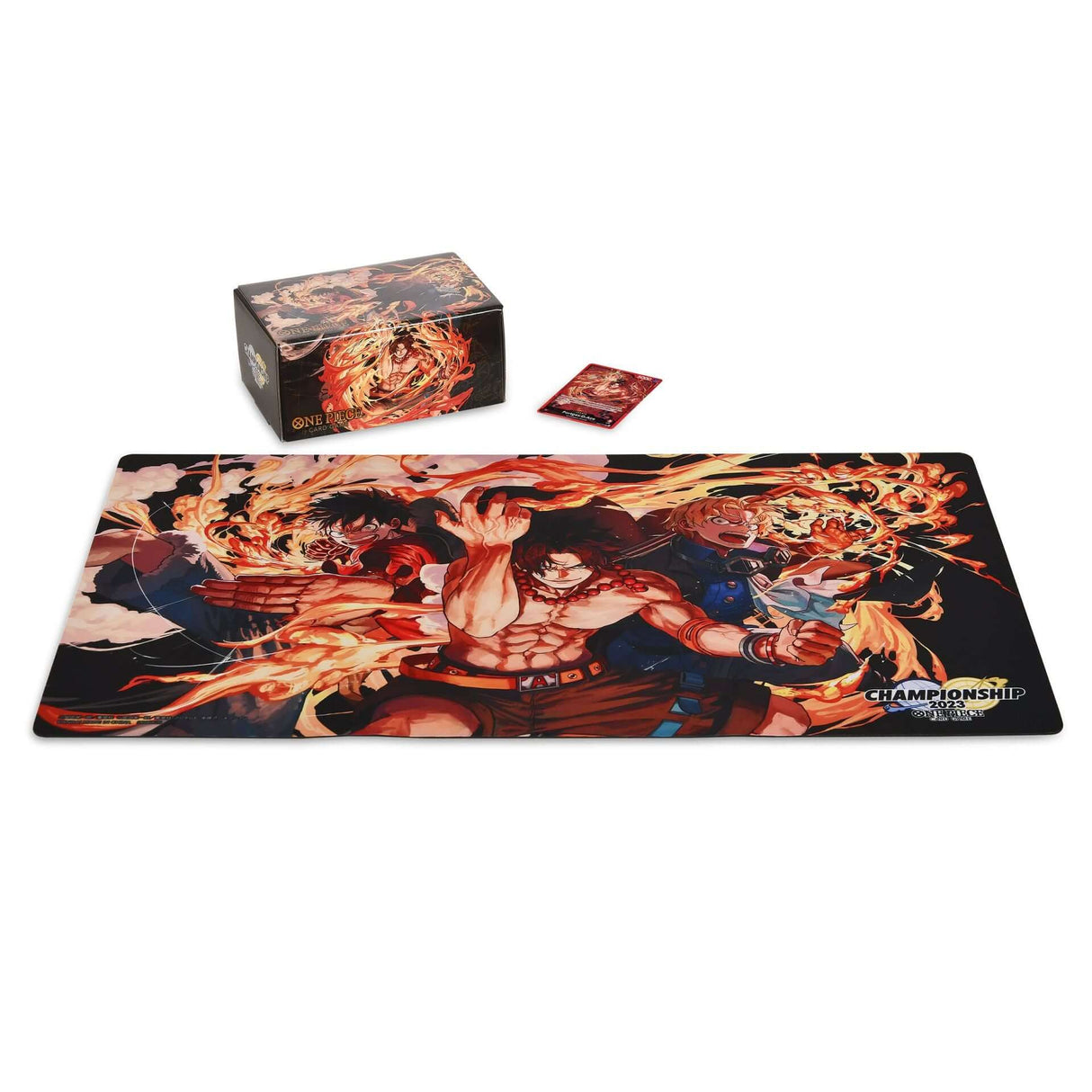 One Piece officieel gelicenseerde One Piece Card Game Set bevat speelmat en spelkaarten opbergdoos Spelset in karakterontwerp met Ace, Sabo en Luffy Afmetingen: Speelmat 59 x 34 x 0,3 cm; Doos 17 x 8 x 10,5 cm inclusief 1 verzamelkaart, perfect voor anime