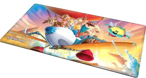 Lorcana Disney Lorcana TCG - Reign of Jafar Playmat - Rescue Rangers.Breid je Disney Lorcana collectie uit met de Reign of Jafar uitbreidingen! Ontdek zeldzame kaarten, speel als Illumineer en beleef epische avonturen met jouw favoriete Disney-personages.