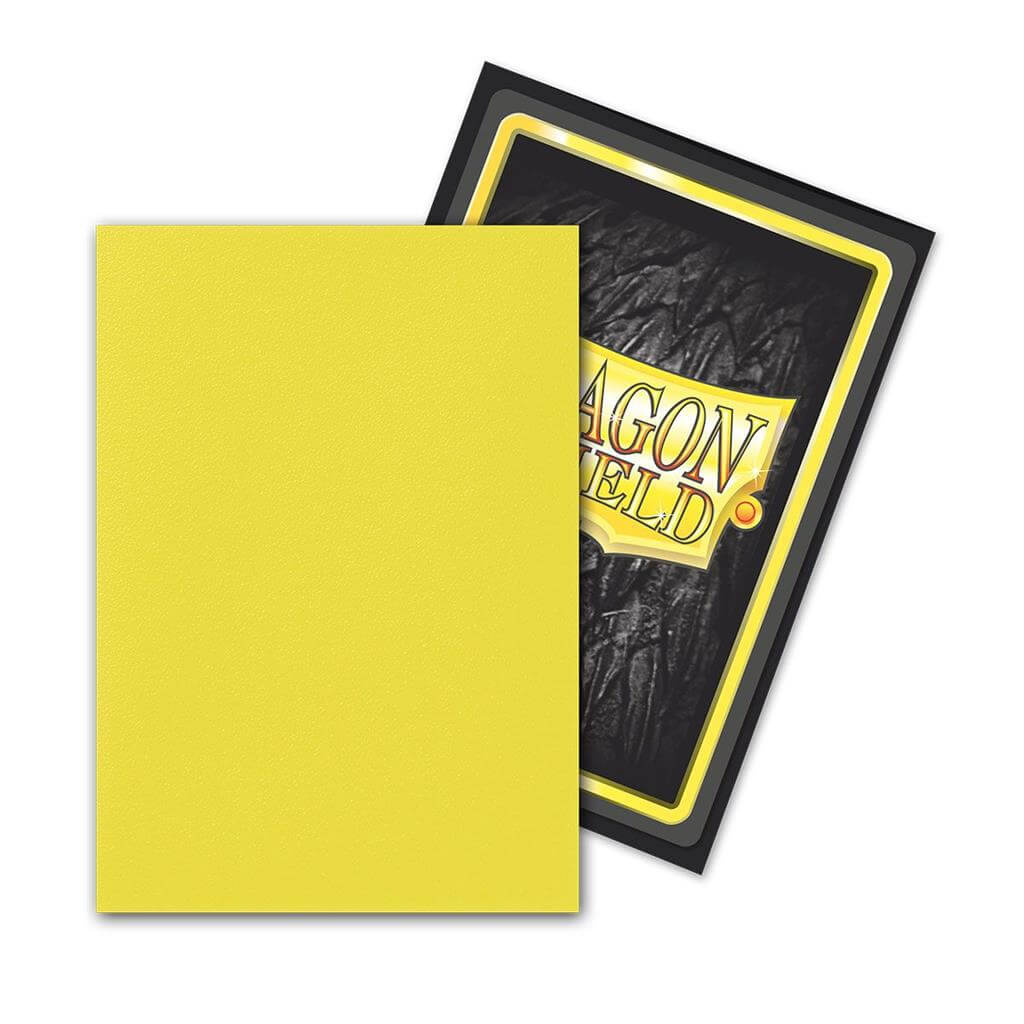 Accessoires Lightning, bold and impactful: Japanese size Dragon Shield Dual Matte sleeves. Clear front and a textured matte back. Fully opaque sleeves with a black interior, an elegant backdrop for black bordered cards.Comes in a box with 60 sleeves. The