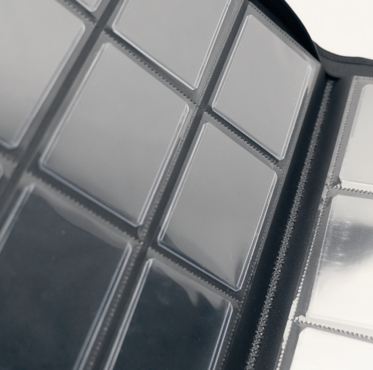 Gemloader Premium 3”X4” Toploader Binder (216 Pockets) - Paars