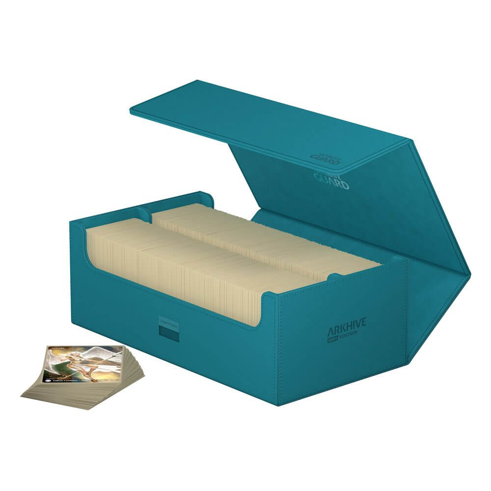 Accessoires Double your storage with our Arkhive 800+! This box offers space for more than 800 double-sleeved cards in standard size, can hold 350 Toploaders, or its two rows can simply be filled with a selection of your favorite deck boxes and cases. Its