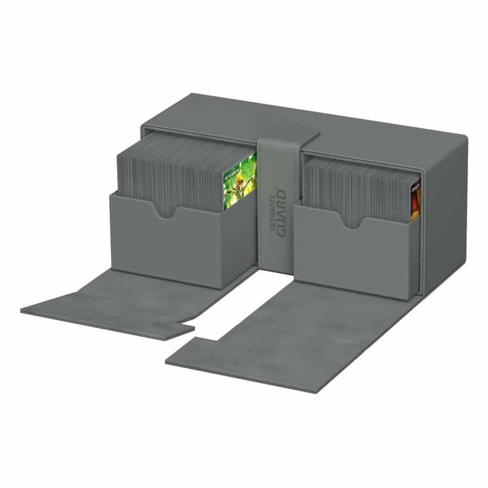 Accessoires Twice the room for big decks!The same Twin Flip'n'Tray you already know, but bigger! Specially designed for Commander/EDH** decks, the 2022 Exclusive Twin Flip'n'Tray 266+ has room for all kinds of large and regular decks in double or single s