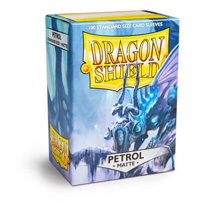 Accessoires Standard-size Dragon Shield Matte sleeves (63x88mm) met origineel draken artwork. Deze sleeves zijn PVC-vrij en geschikt voor kaartspellen zoals Magic: The Gathering, Pokémon TCG en Lord of the Rings TCG. Een box bevat 100 sleeves en is voorzi