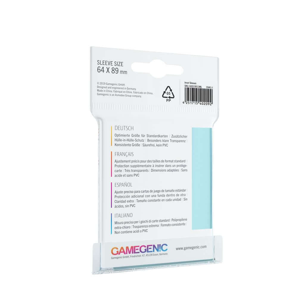 Accessoires Extra veiligheid met inner sleeves! Deze sleeves met formaat 64x89mm worden gebruikt als 'binnensleeve' (sleeve-in-sleeve) om kaarten van maximaal 63x88mm extra te beschermen tegen stof, vuil of andere beschadigingen (zoals regelmatig schudden