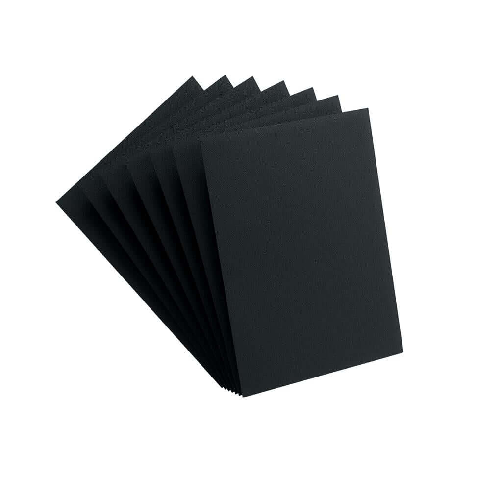 Accessoires Deze zwarte Prime Sleeves bieden een hoogwaardige bescherming voor standaard formaat kaarten van maximaal 64x89mm.