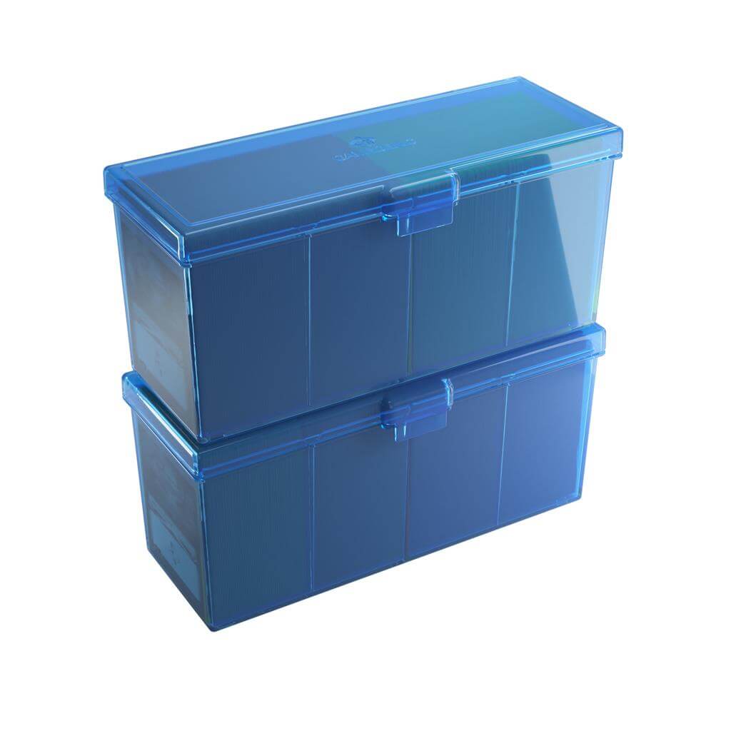 Accessoires Blauwe Fourtress opbergbox waarin je volledige decks, dobbelstenen, tokens en 320 kaarten met dubbele sleeves kunt opbergen.