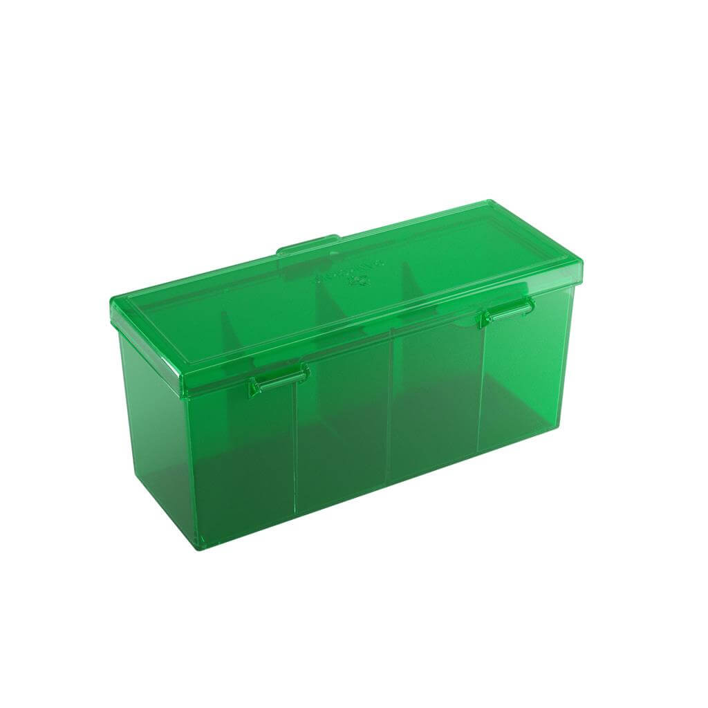 Accessoires Groene Fourtress opbergbox waarin je volledige decks, dobbelstenen, tokens en 320 kaarten met dubbele sleeves kunt opbergen.