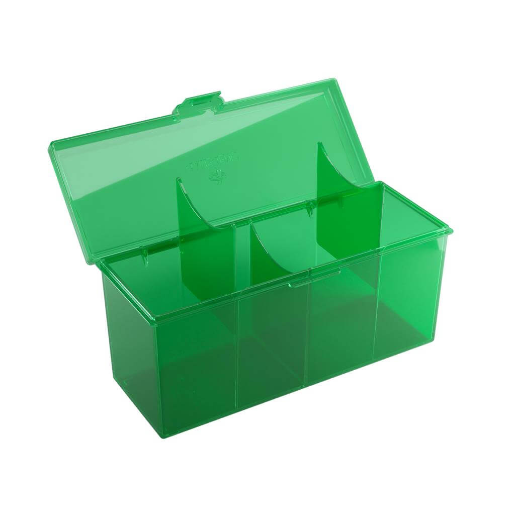 Accessoires Groene Fourtress opbergbox waarin je volledige decks, dobbelstenen, tokens en 320 kaarten met dubbele sleeves kunt opbergen.