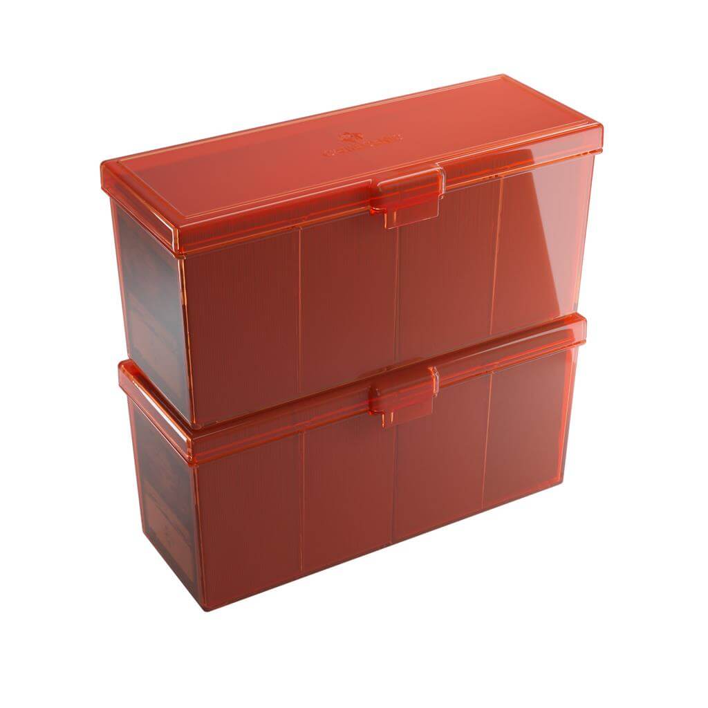 Accessoires Rode Fourtress opbergbox waarin je volledige decks, dobbelstenen, tokens en 320 kaarten met dubbele sleeves kunt opbergen.