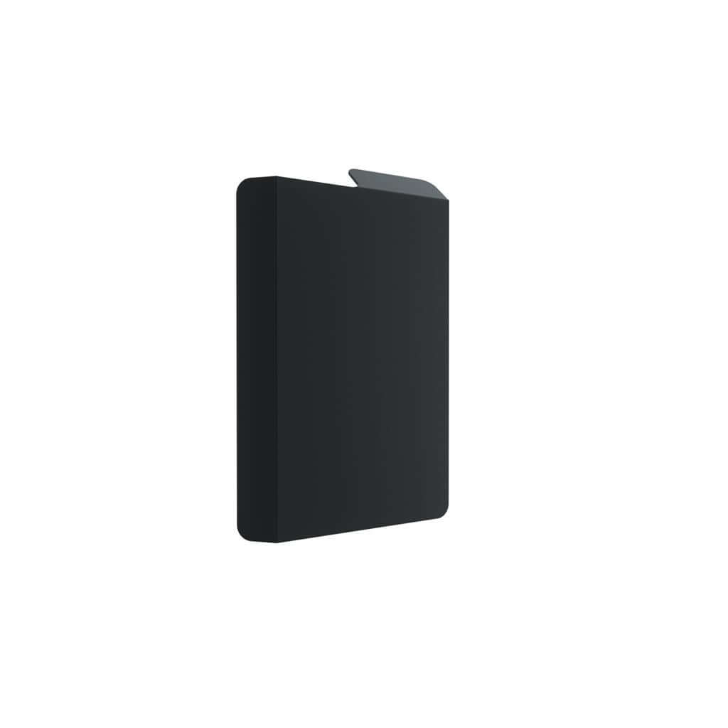 Accessoires Zwarte, casual deckbox die geschikt is voor het beschermen en opbergen van maximaal 80 kaarten met dubbele sleeves.