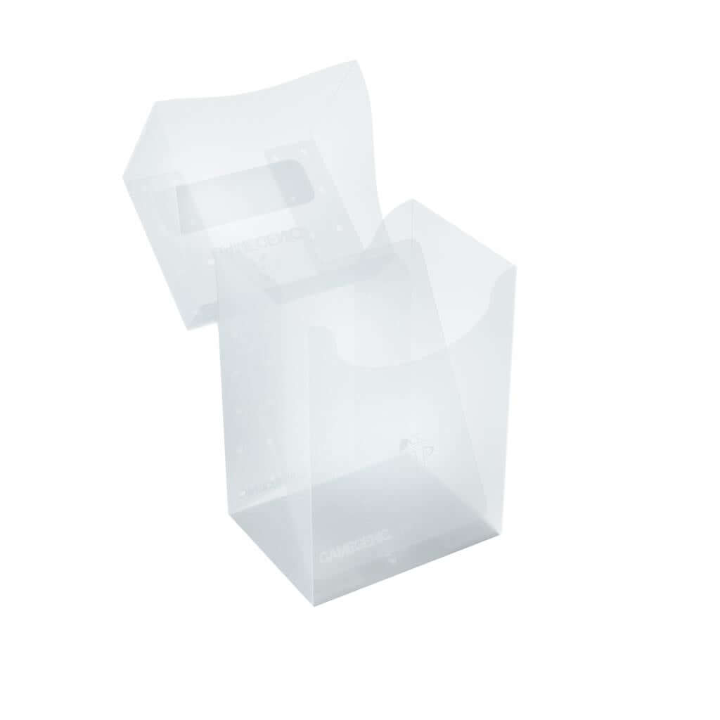 Accessoires Transparante, casual deckbox die geschikt is voor het beschermen en opbergen van maximaal 80 kaarten met dubbele sleeves.