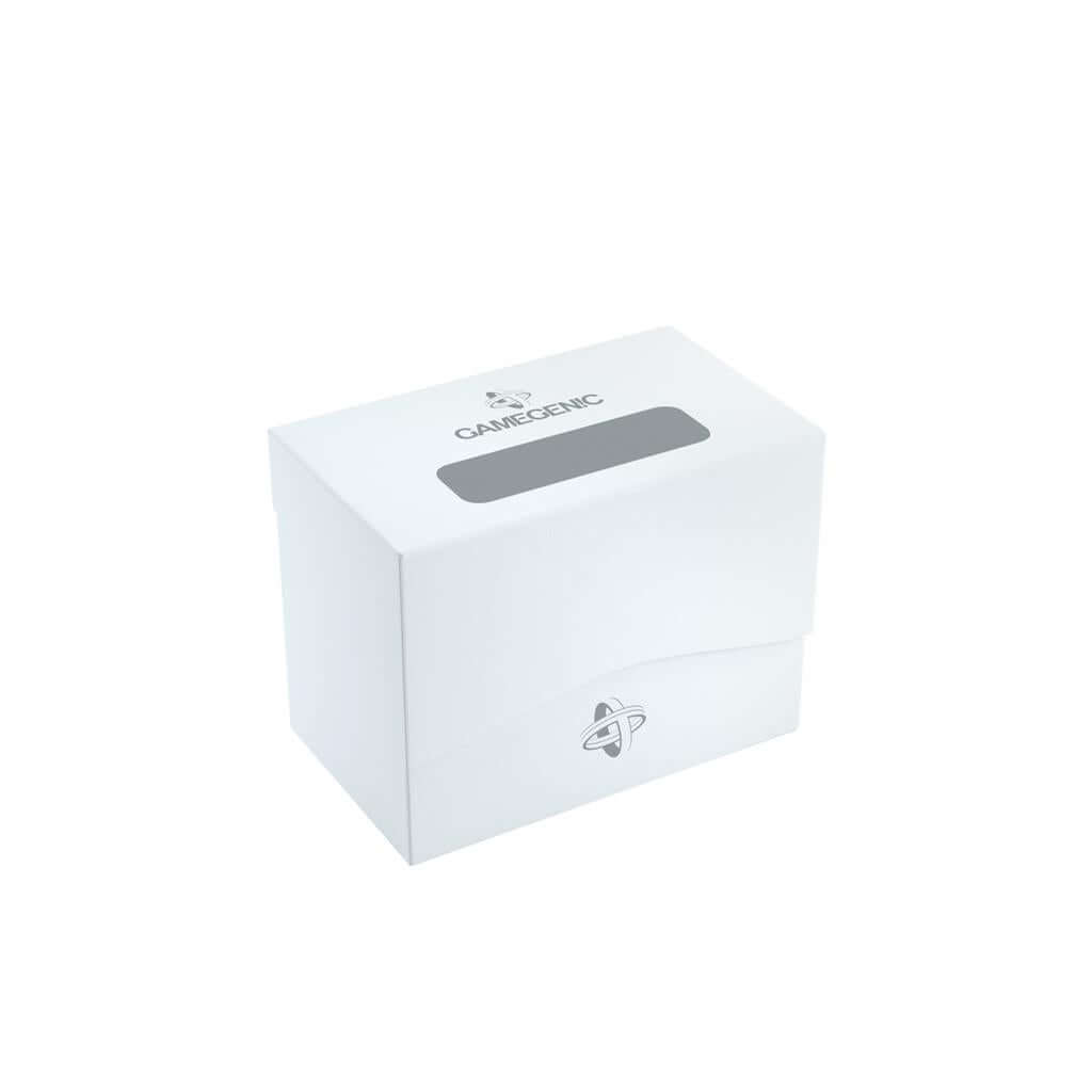 Accessoires Witte, casual sideloading deckbox die geschikt is voor het beschermen en opbergen van maximaal 80 kaarten met dubbele sleeves.