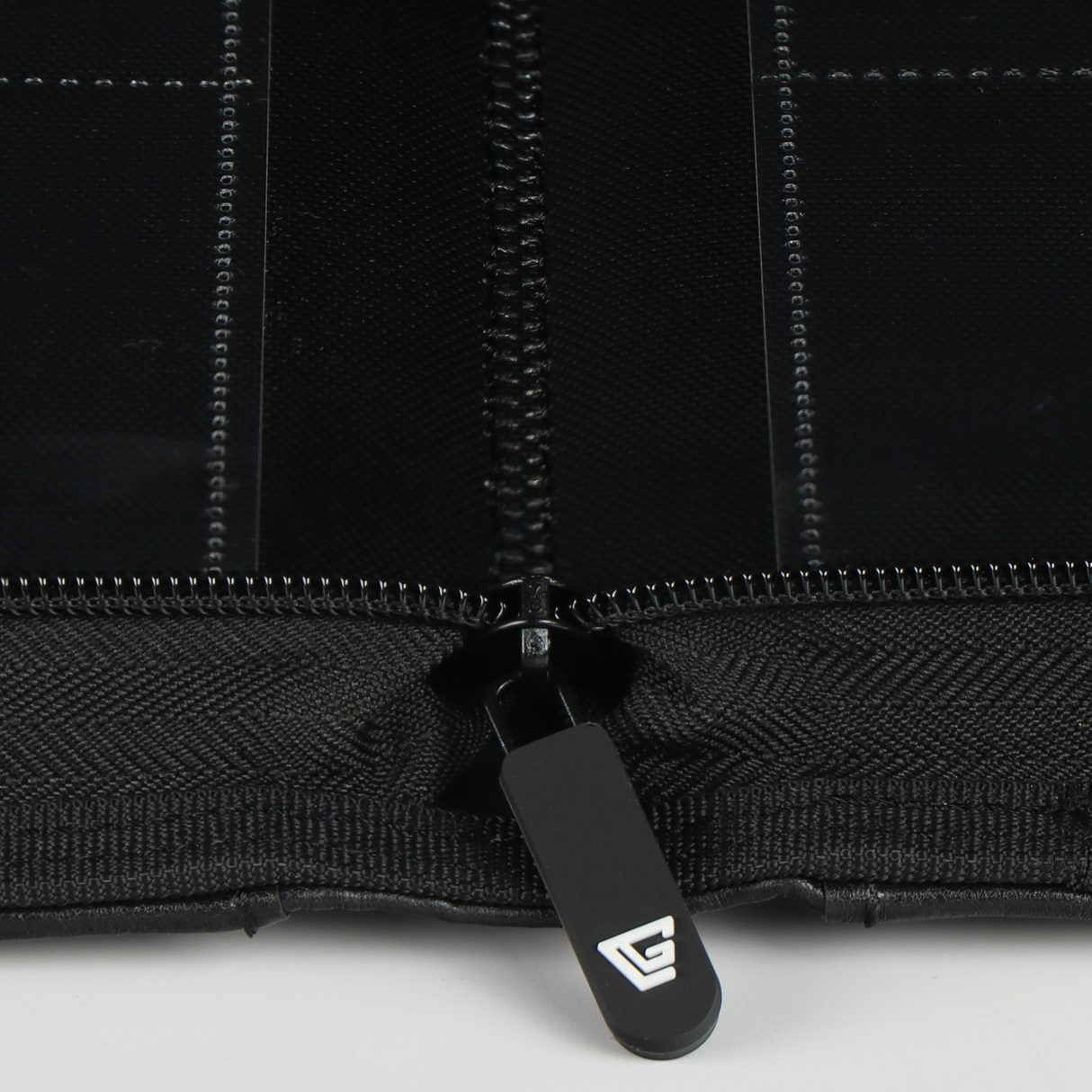 Gemloader Premium 3X4 Traditional Sleeved Collector's Binder (480 Pockets) - Zwart