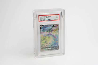 Accessoires Een luxe graded card display case van The Acrylic Box. Bevat sterkte magneten waarmee je de case dicht kan maken. Wordt geleverd zonder de kaarten getoond op de afbeeldingen.