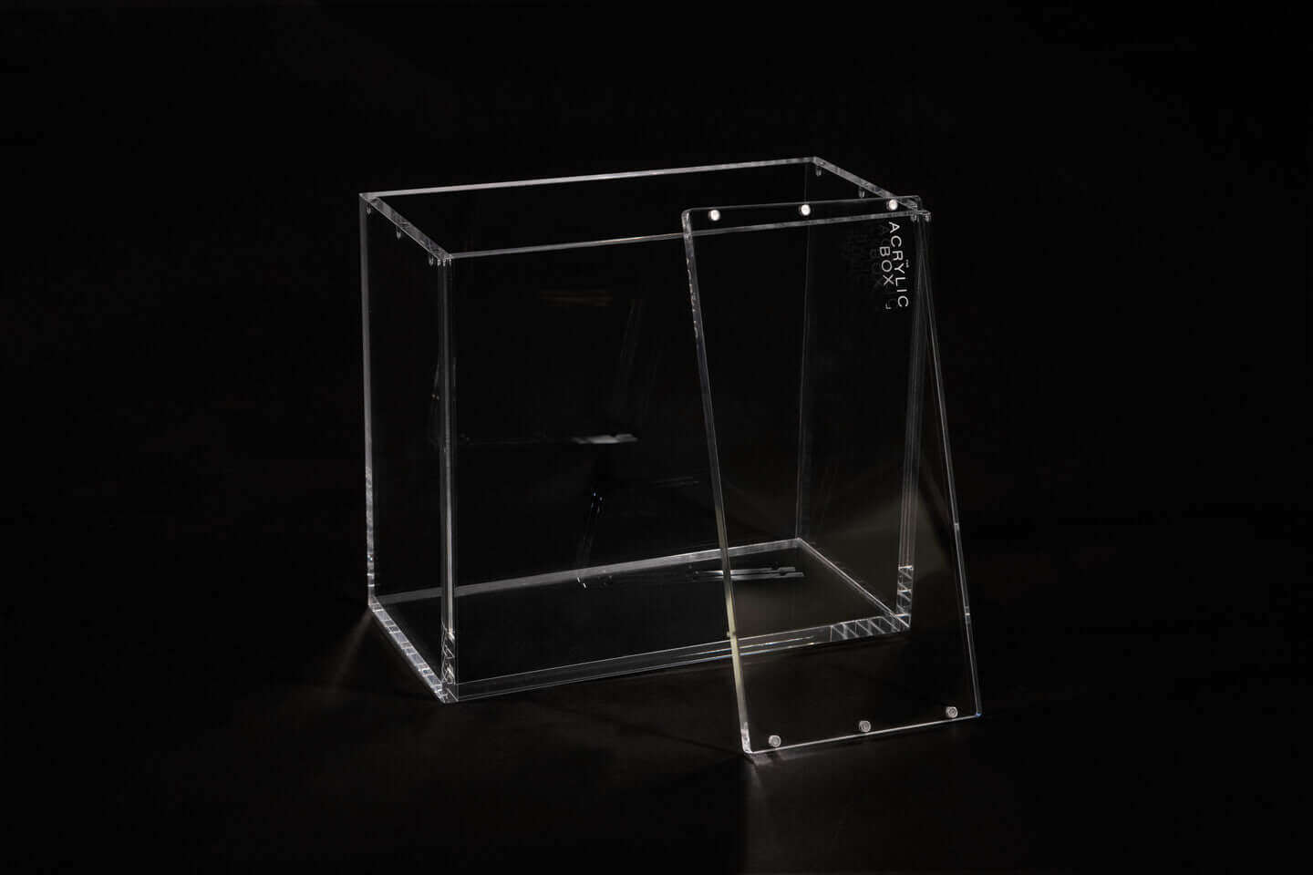 Accessoires De reguliere markt bevat 5MM en 8MM acryl producten.De acryldoos is de eerste die de dikte verandert in 6MM. Dit kleine detail opende de mogelijkheid voor ons om de sterke N52-magneten bovenop te plaatsen zonder de behuizing te kraken. Door ge