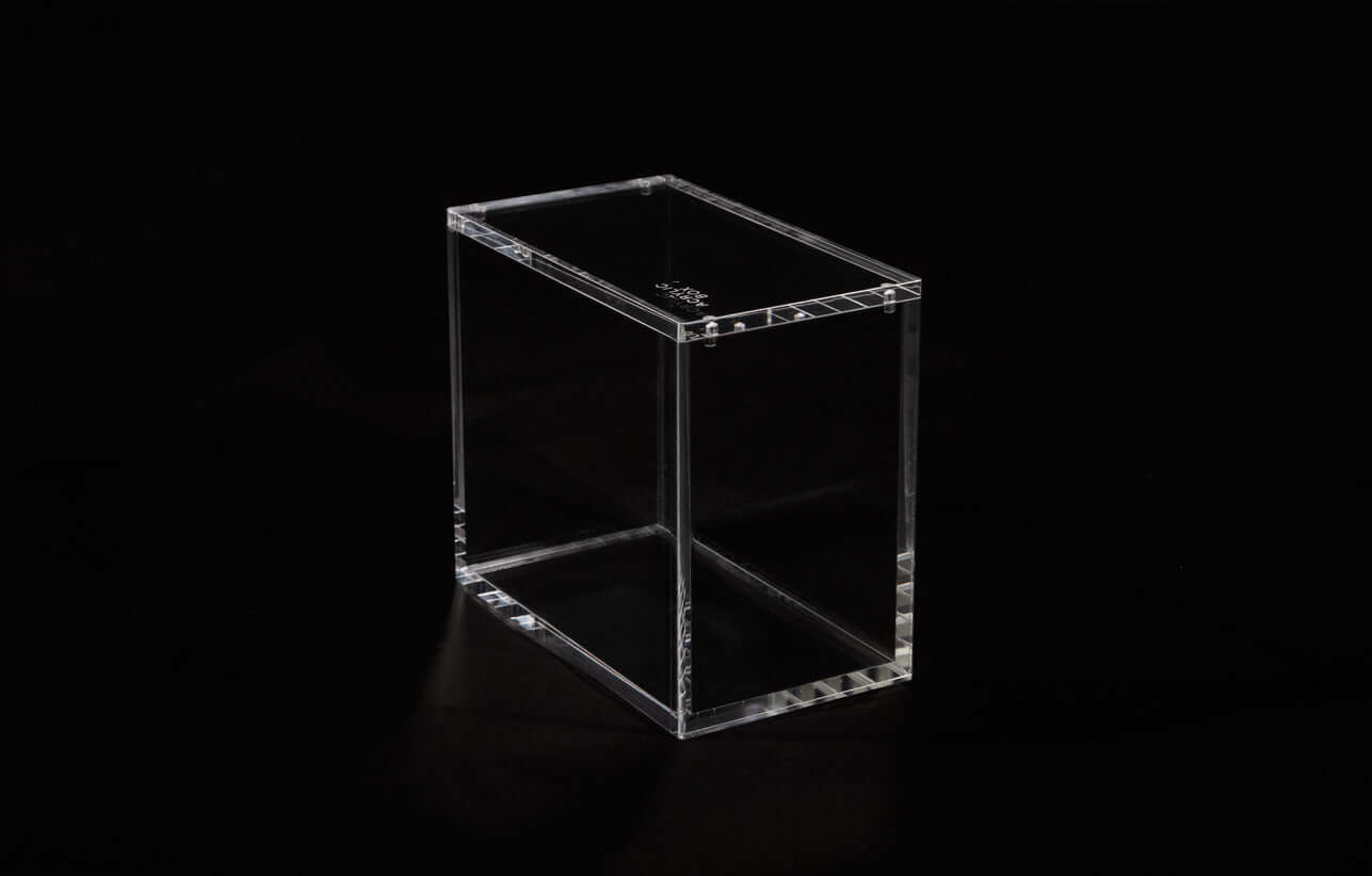 Accessoires De reguliere markt bevat 5MM en 8MM acryl producten.De acryldoos is de eerste die de dikte verandert in 6MM. Dit kleine detail opende de mogelijkheid voor ons om de sterke N52-magneten bovenop te plaatsen zonder de behuizing te kraken. Door ge