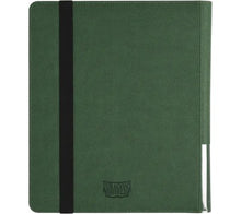 Accessoires De rijke, weelderige kleuren van een bosvloer vol verborgen geheimen. Bewaar, toon en wissel je kaarten met stijl in de exclusieve Card Codex portfolio.Bescherm je kostbare kaarten onder de versterkte Dragon Skin cover tegen deukjes en kreukel
