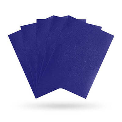 Accessoires Standard-size Dragon Shield Matte sleeves (63x88mm) met origineel draken artwork. Deze sleeves zijn PVC-vrij en geschikt voor kaartspellen zoals Magic: The Gathering, Pokémon TCG en Lord of the Rings TCG. Een box bevat 100 sleeves en is voorzi
