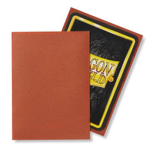 Accessoires Transparante voorkant en matte koperen achterkant. Een box bevat 100 sleeves. Ontworpen voor gebruik met Magic: The Gathering ™, Pokémon ™ en andere kaartspellen.