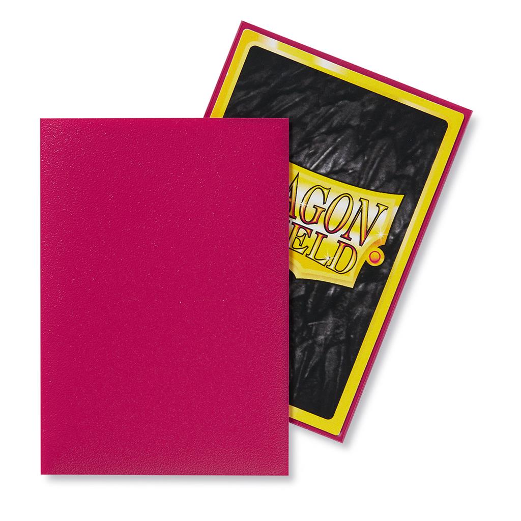 Accessoires Dragon Shield Matte Japanese Sleeves (59x86mm). Deze Sleeves zijn PVC vrij en geschikt voor kaartspellen, zoals: Yu-Gi-Oh!™& Naruto™. Een box bevat 60 Sleeves en is voorzien van een printed label om je favoriete deck te labelen. Kleur Sleeves: