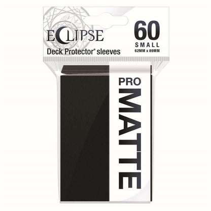 Accessoires Deze Eclipse PRO-Matte Deck Protector sleeves verbergen de kaartrug volledig met een extra laag ondoorzichtig zwart materiaal. Als onderdeel van de PRO-Matte-lijn gebruiken de Eclipse sleeves mat transparant materiaal om de voorzijde van de ka
