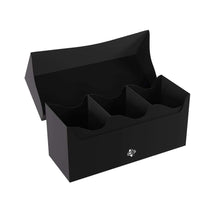 Accessoires Opbergbox die geschikt is voor vier complete kaartendecks of tot maximaal 300 kaarten met dubbele sleeves.