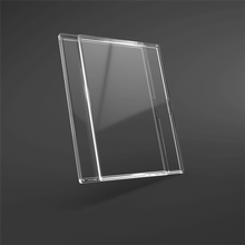 Accessoires Maximum protection for your card in an innovative rigid case with sliding mechanism! Protect and present your most valuable cards in this hard-shell card holder. The Slide Card Case holds one standard-size trading card, like Magic: The Gatheri