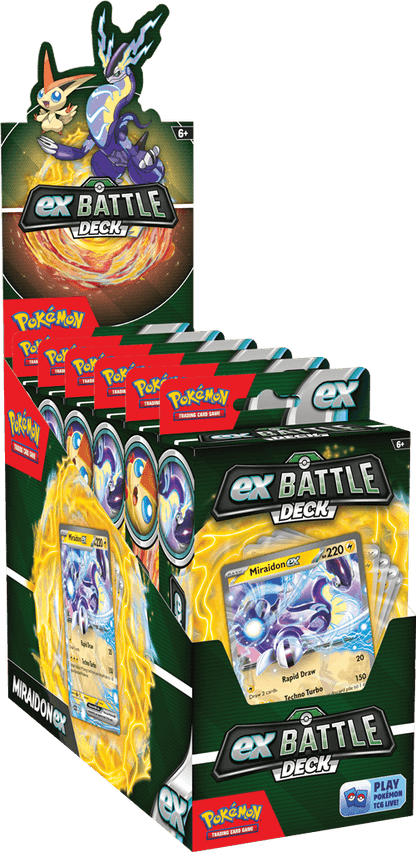 Pokémon De POK TCG May ex Battle Decks bevat: 1 set met 60 kaarten waarmee je direct aan de slag kunt 3 referentiekaarten 1 handleiding om snel te kunnen beginnen 1 single-player speelmat 1 set damage counters 1 munt 1 Deckbox 1 strategie overzicht 1 code