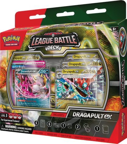 Pokémon Neem een duik en sla je tegenstanders knock-out met Dragapult ex!In dit product vind je de volgende items: 1 klaar om te spelen 60-kaart deck 6 toernooiklare schade-dobbelstenen 1 coin-flip dobbelsteen 2 munt-conditiemarkers 1 deck box 1 strategie