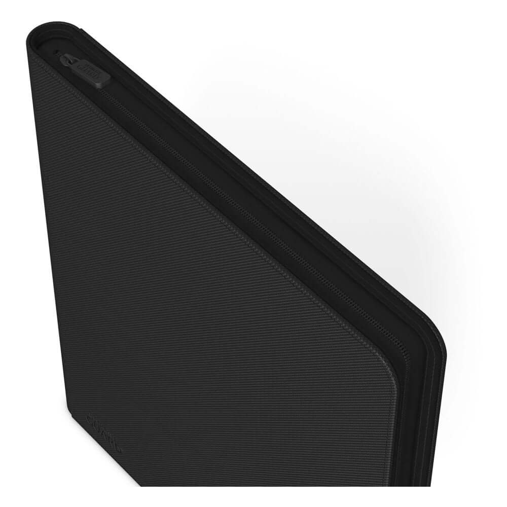 Accessoires Optimized for Playsets. View and organize your collection in a more suitable way!High quality Playset binder with durable XenoSkin cover, zipper closure and 20 integrated 24-pocket-pages for all standard- and Japanese sized gaming cards.- Desi