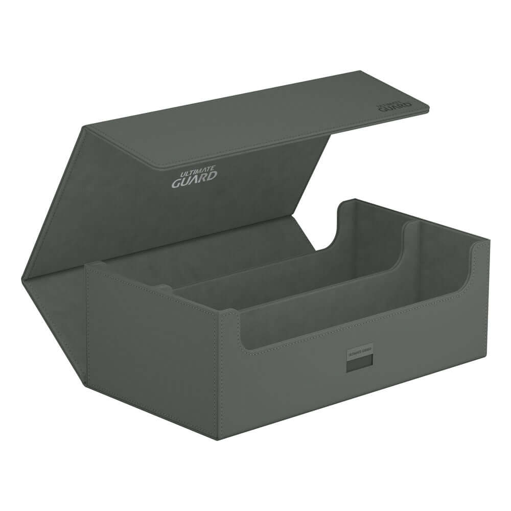 Accessoires Double your storage with our Arkhive 800+! This box offers space for more than 800 double-sleeved cards in standard size, can hold 350 Toploaders, or its two rows can simply be filled with a selection of your favorite deck boxes and cases. Its
