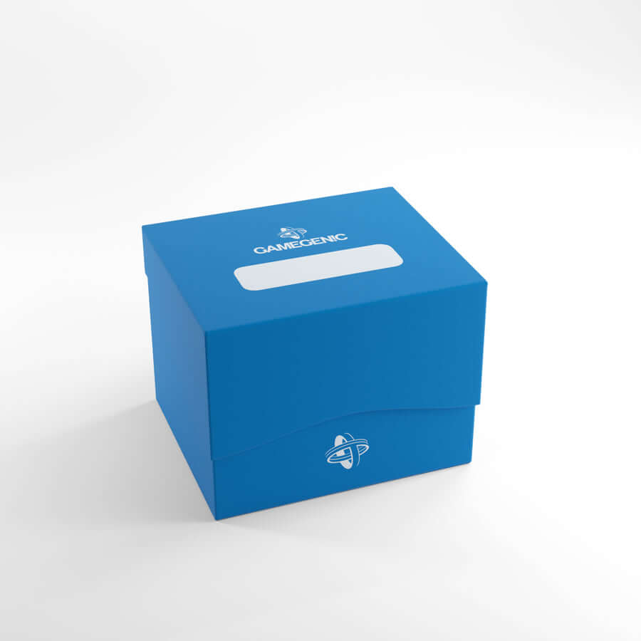 Accessoires The casual and smart solution for storing your deck! Made to fit up to 100 double-sleeved cards even in particularly thick inner sleeves, this durable deck box includes a self-locking lid and a write-on strip. Its Cobra Neck technology allows