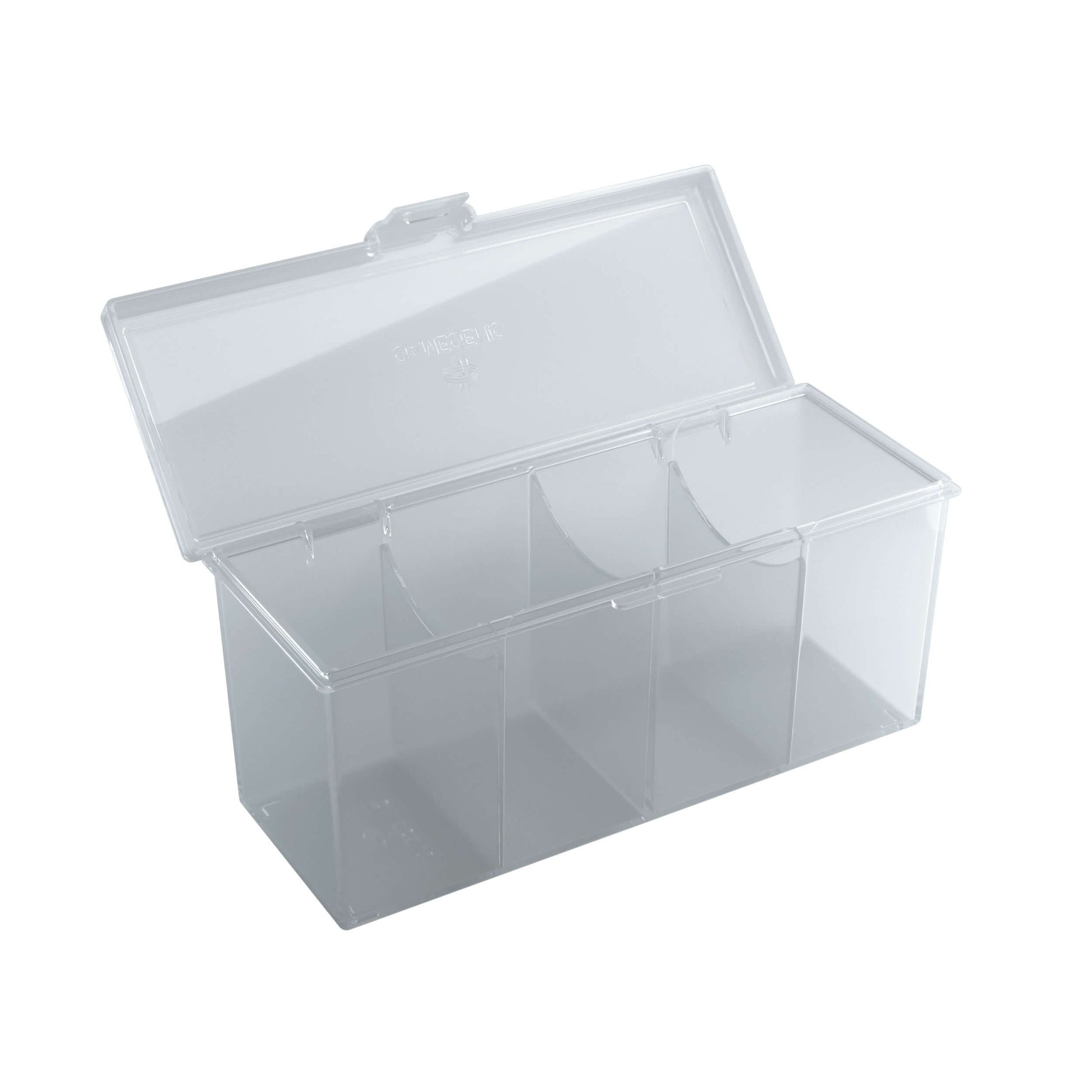Accessoires Doorzichte Fourtress opbergbox waarin je volledige decks, dobbelstenen, tokens en 320 kaarten met dubbele sleeves kunt opbergen.