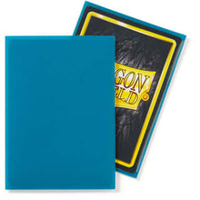 Accessoires Standard-size Dragon Shield Matte sleeves (63x88mm) met origineel draken artwork. Deze sleeves zijn PVC-vrij en geschikt voor kaartspellen zoals Magic: The Gathering, Pokémon TCG en Lord of the Rings TCG. Een box bevat 100 sleeves en is voorzi