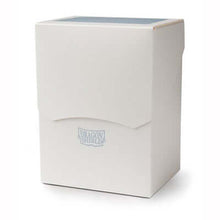 Accessoires The Deck Shell is the Dragonshield take on the basic flip box, with added useability. 75 double sleeved cards easily fit in this elegant and handy plastic box. Kleur: wit.