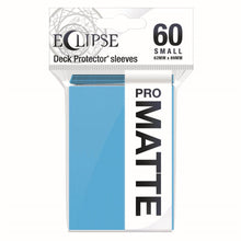 Accessoires Deze Eclipse PRO-Matte Deck Protector sleeves verbergen de kaartrug volledig met een extra laag ondoorzichtig zwart materiaal. Als onderdeel van de PRO-Matte-lijn gebruiken de Eclipse sleeves mat transparant materiaal om de voorzijde van de ka