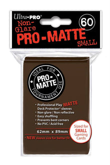 Accessoires Bruine Deck Protectors Pro-Matte Non-Glare voor smalle kaarten (62x89 mm). Een pakje bevat 60 deck protectors.