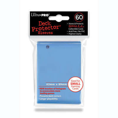 Accessoires Lichtblauwe Deck Protectors voor smalle kaarten (62x89 mm). Een pakje bevat 60 deck protectors.