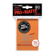 Accessoires Oranje Deck Protectors Pro-Matte Non-Glare voor smalle kaarten (62x89 mm). Een pakje bevat 60 deck protectors.