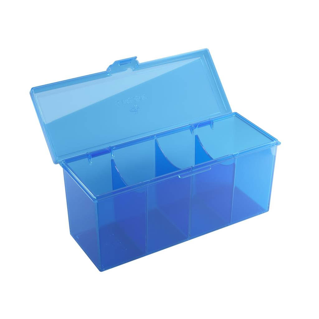 Accessoires Blauwe Fourtress opbergbox waarin je volledige decks, dobbelstenen, tokens en 320 kaarten met dubbele sleeves kunt opbergen.