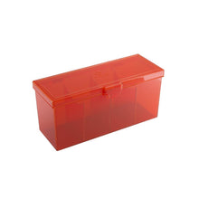 Accessoires Rode Fourtress opbergbox waarin je volledige decks, dobbelstenen, tokens en 320 kaarten met dubbele sleeves kunt opbergen.