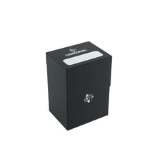 Accessoires Zwarte, casual deckbox die geschikt is voor het beschermen en opbergen van maximaal 80 kaarten met dubbele sleeves.
