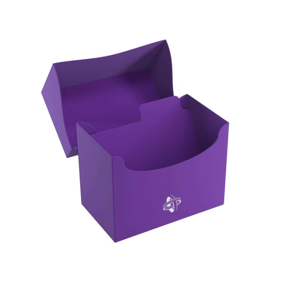 Accessoires Paarse, casual sideloading deckbox die geschikt is voor het beschermen en opbergen van maximaal 80 kaarten met dubbele sleeves.