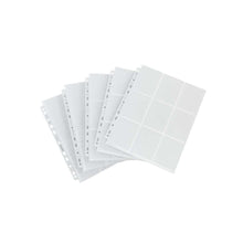 Accessoires Deze sideloading pocket pagina's bieden bescherming voor standaard- en Japanse kaarten. Elke pagina bevat 18 vakken die via de zijkant gevuld kunnen worden en is geschikt voor een ringbandmap dankzij de 11-gaats rug. Deze pack bevat 10 witte p